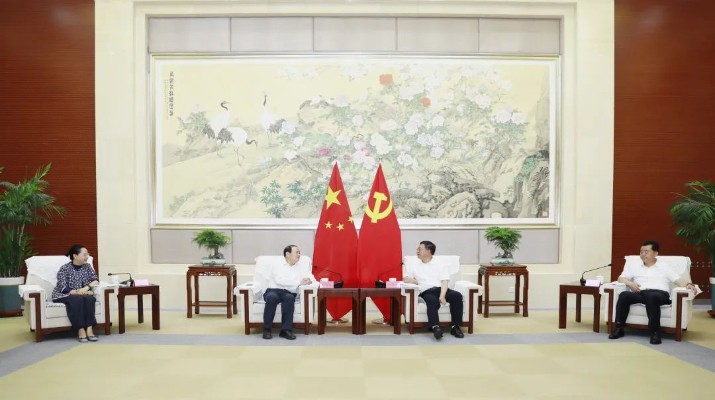 集團(tuán)黨委書記、董事長(zhǎng)石培文一行拜訪定西市委市政府主要領(lǐng)導(dǎo)